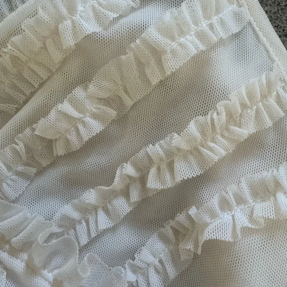 NWT Anthropologie Pilcro Elegant White Cream Ruffled Women's Top Size M Medium - Picture 11 of 12